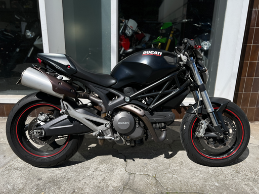 Ducati Monster 600 Darck